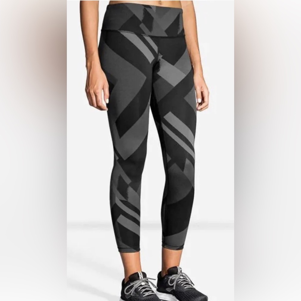 Brooks Formation Crop Mid Rise Leggings Asphalt Eclipse Jacquard Size L